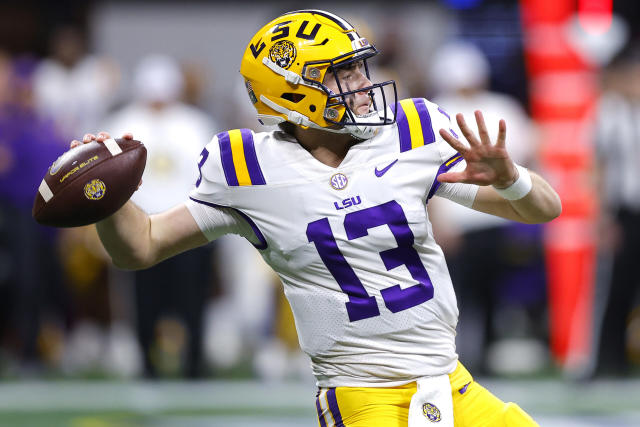 Report: QB Garrett Nussmeier to remain at LSU in 2023