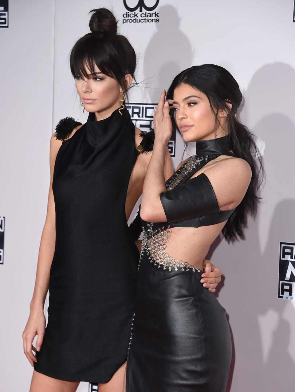 LOS ANGELES, CA - NOVEMBER 22:  Kendall Jenner and Kylie Jenner arrives at the 2015 American Music Awards at Microsoft Theater on November 22, 2015 in Los Angeles, California.  (Photo by Steve Granitz/WireImage)