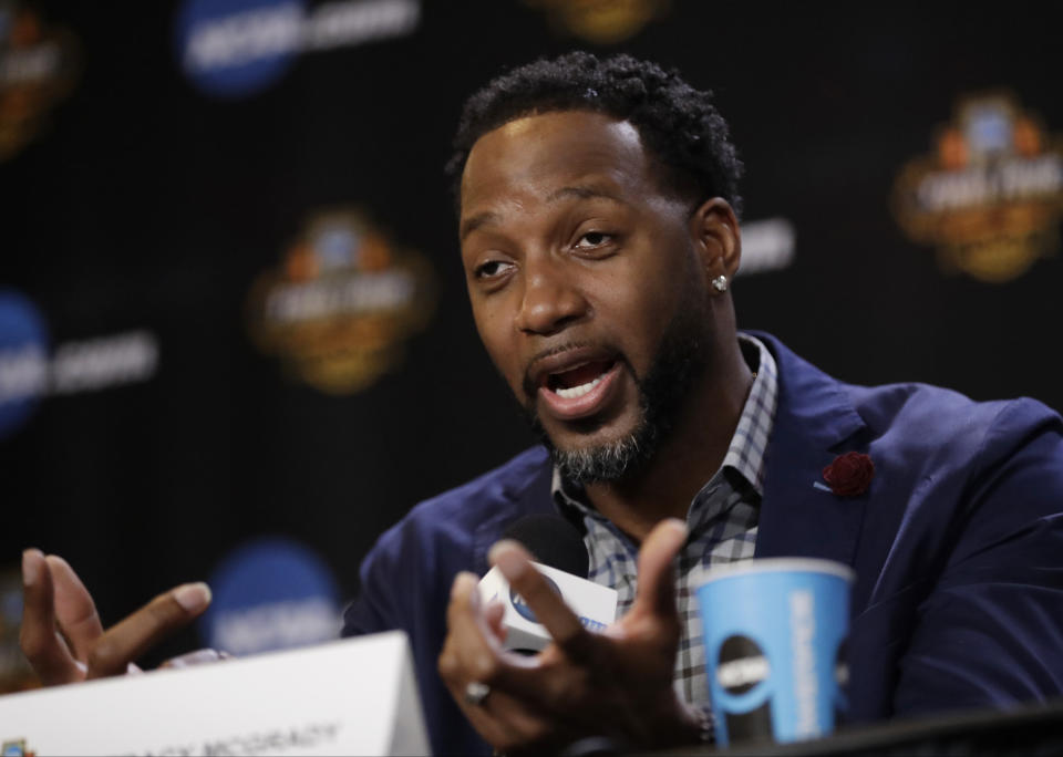 Tracy McGrady answers questions at the Basketball Hall of Fame news conference, Saturday, April 1, 2017, in Glendale, Ariz. (AP Photo/David J. Phillip)