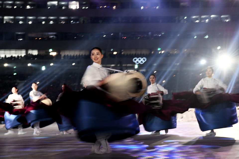 <p>Actors perform during the opening ceremony of the Pyeongchang 2018 Winter Olympic Games at the Pyeongchang Stadium on February 9, 2018. / AFP PHOTO / Kirill KUDRYAVTSEV </p>