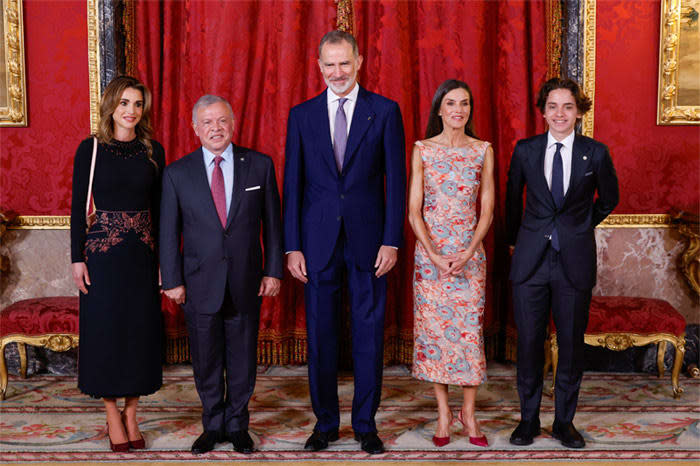 Encuentro de los Reyes con los miembros de la Corte Hachemita