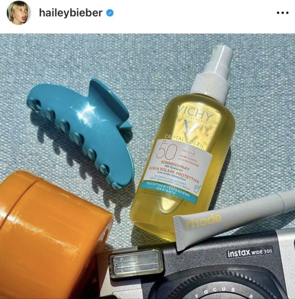 Publication Instagram d'Hailey Bieber (partagée par le site 20minutes) où l'on voit le Carroten en bas à gauche