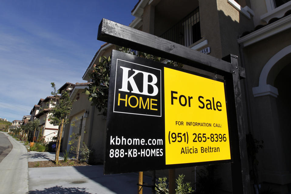 Newly finished development of homes for sale, built by home builder KB Homes, are pictured in Carlsbad, California January 4, 2011.  KB Homes will report earnings January 7.  REUTERS/Mike Blake   (UNITED STATES - Tags: BUSINESS)