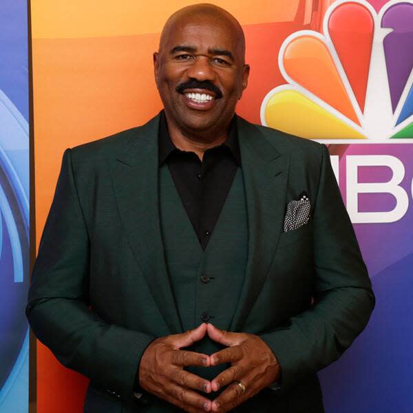 Fans go wild for Steve Harvey's stylish outfits