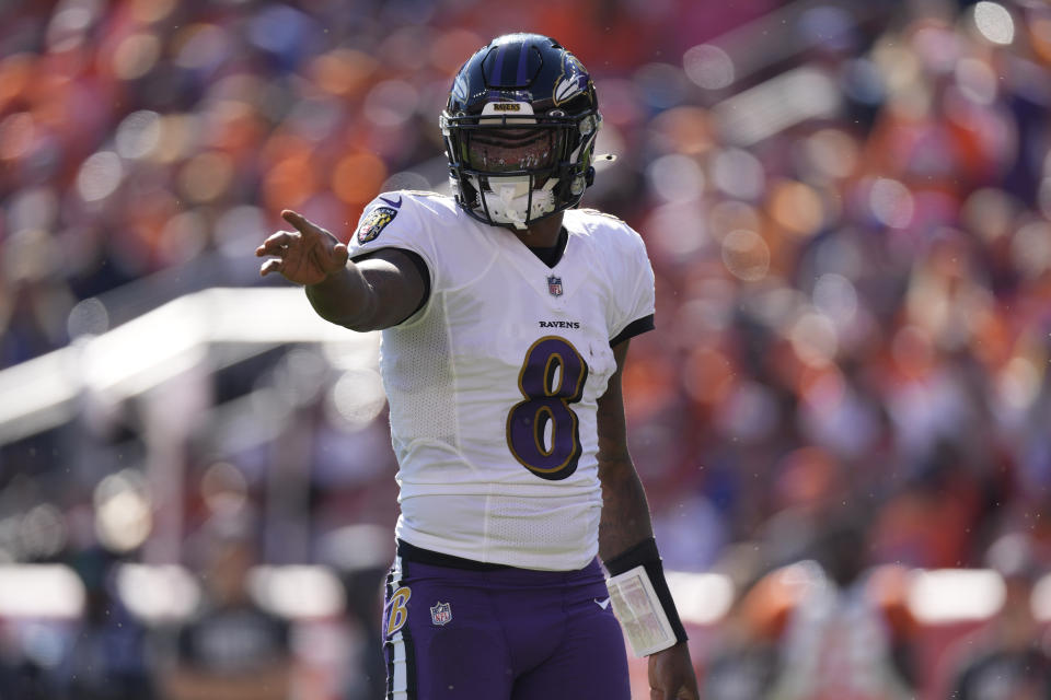 Will Lamar Jackson and the Baltimore Ravens be a candidate to play on Monday night of wild-card weekend? (AP Photo/David Zalubowski)
