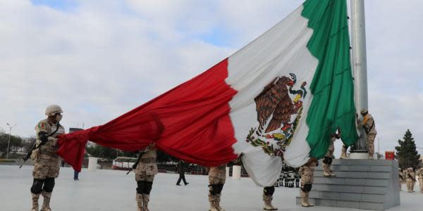 Ayuntamiento de Tijuana conmemora el Día de la Independencia con desfile motorizado