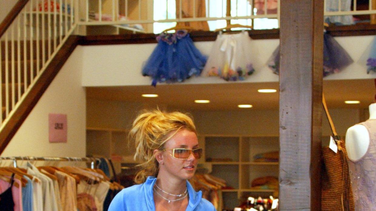 Britney Spears shops in Calypso at the Sunset Plaza in Hollywood, California