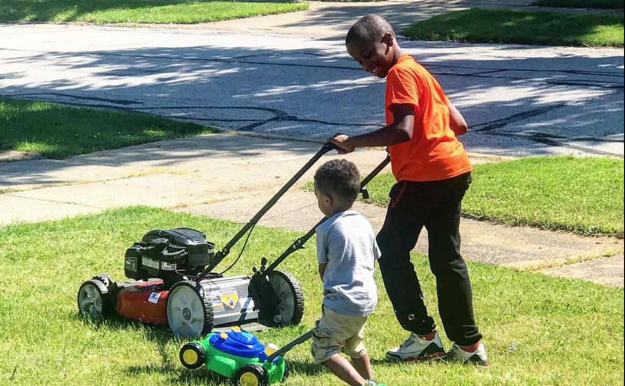 Reggie Fields,12, had the police called on him while mowing a neighbor’s lawn. On July Fourth, the same couple called the police again. (Photo: Mr. Reggie’s Lawn Cutting Service via Facebook)