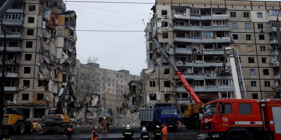 A high-rise building in Dnipro destroyed as a result of a Russian X-22 missile hit