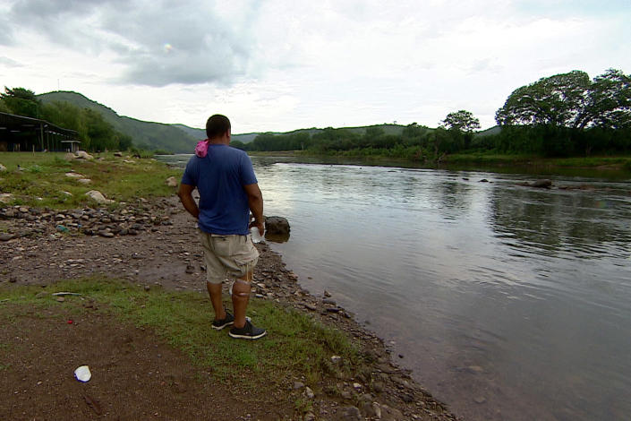 C&#xe9;sar returned to Honduras after he was deported in 2019 without achieving his &#x00201c;American dream.&#x00201d; (Noticias Telemundo Investiga)