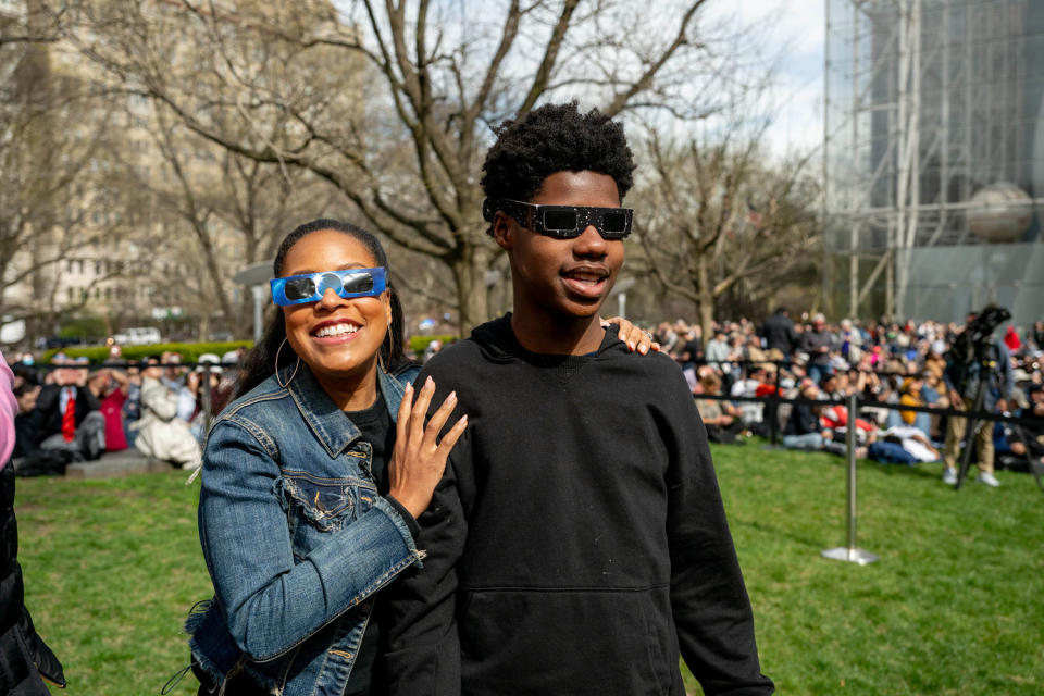 TODAY anchors watch the eclipse (Nathan Congleton / TODAY)