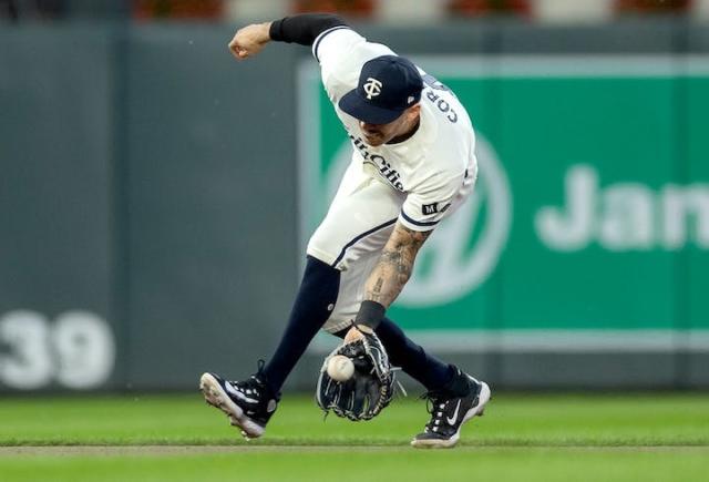 Marcus Semien Wins His FIRST Gold Glove Award! 