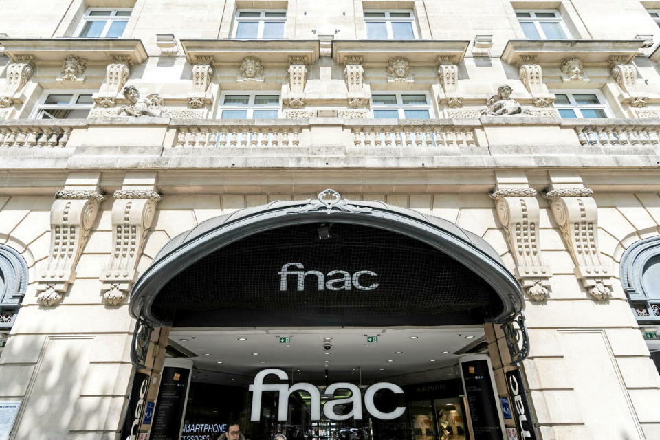 Le magasin Fnac situé sur l'avenue des Champs-Élysées va fermer à la fin de l'année 2024.  - Credit:Mario FOURMY/SIPA