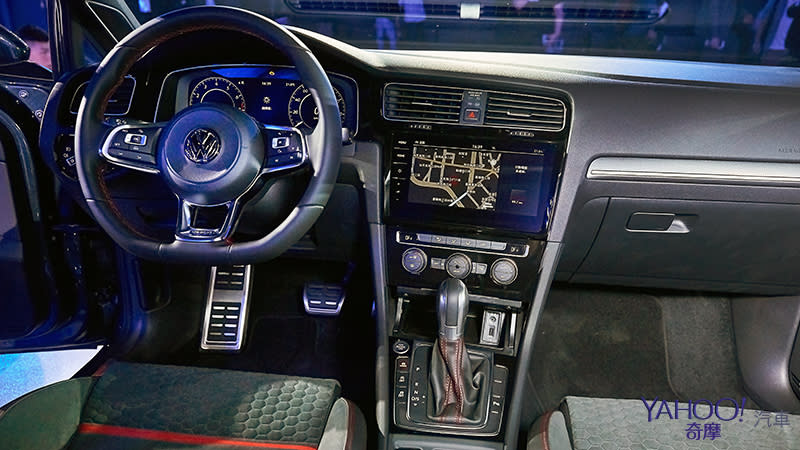 6代Polo快閃亂入！Volkswagen品牌之夜正式獻上Golf GTI Performance與Golf Sportsvan！
