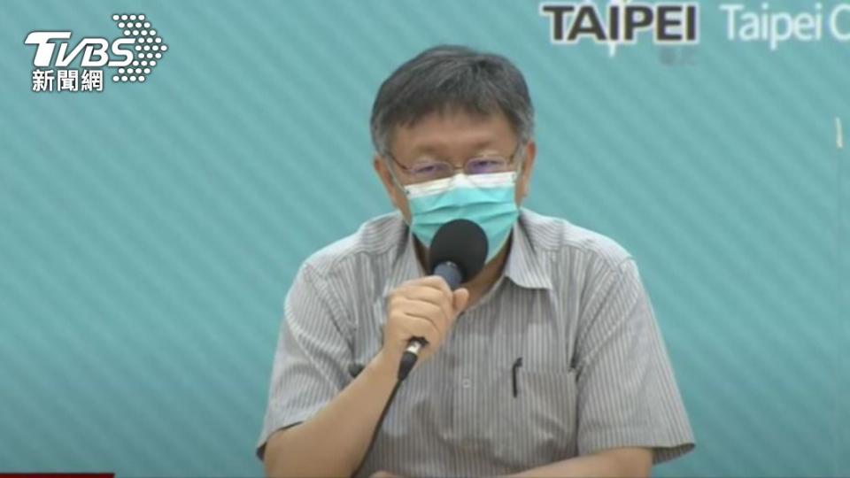 台北市柯文哲嗆讓地方政府採購疫苗的說法非常不負責任。（圖／TVBS）