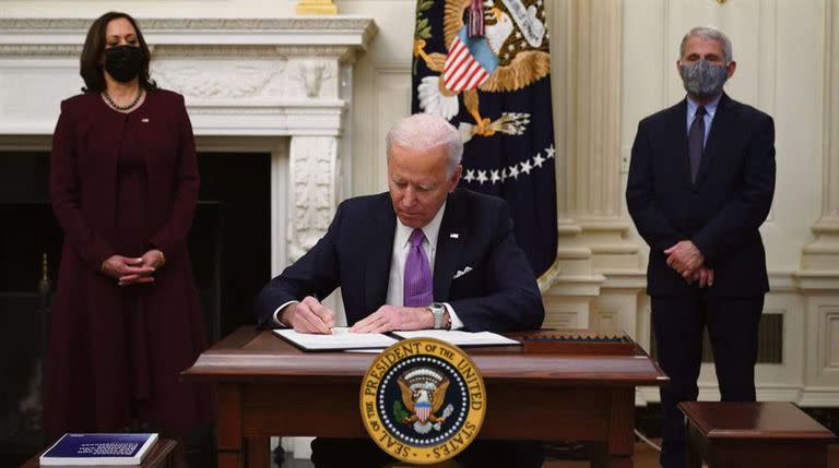 Biden, ayer, al presentar su plan para combatir el coronavirus, en la Casa Blanca