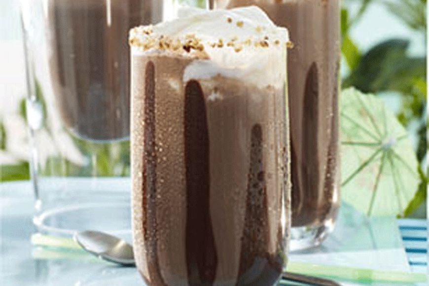 Smoothie mit Baileys, Nüssen und Nugat