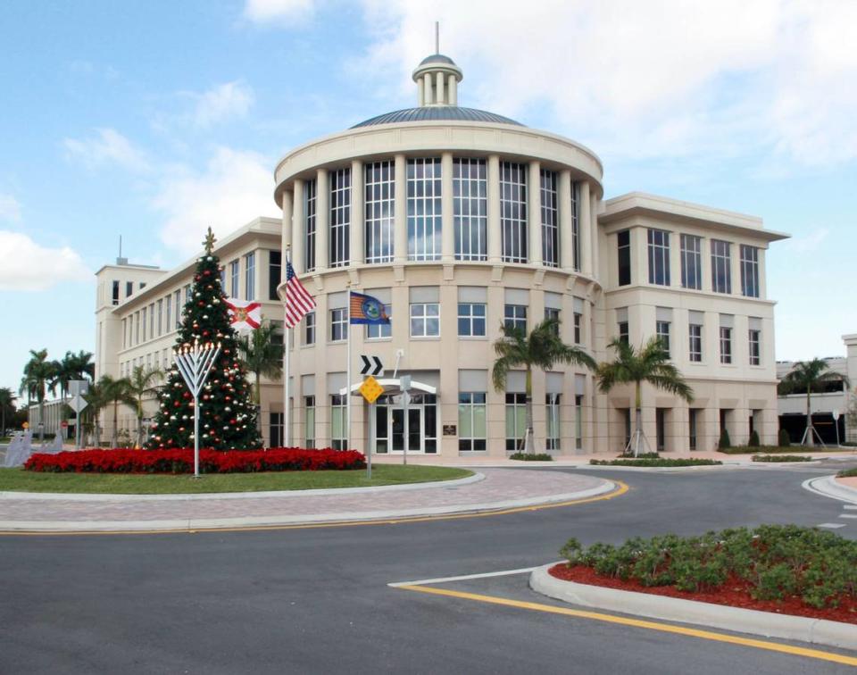 Doral City Hall C.M. GUERRERO/EL NUEVO HERALD