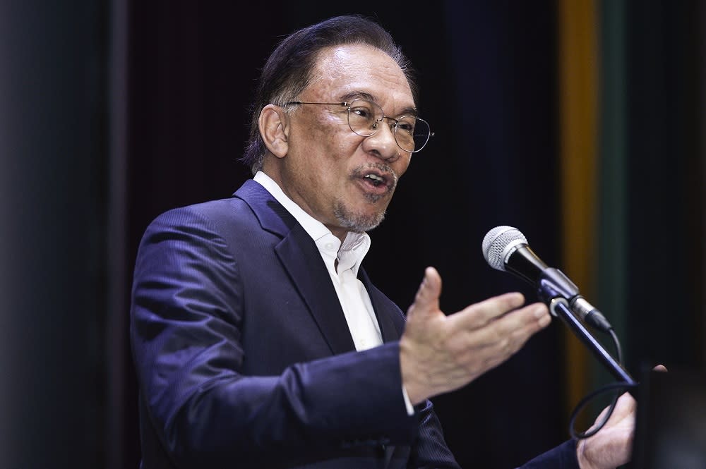 PKR president Datuk Seri Anwar Ibrahim said the RM250 billion package Prime Minister Tan Sri Muhyiddin Yassin announced last week was reasonable but must still be presented to Parliament. — Picture by Miera Zulyana