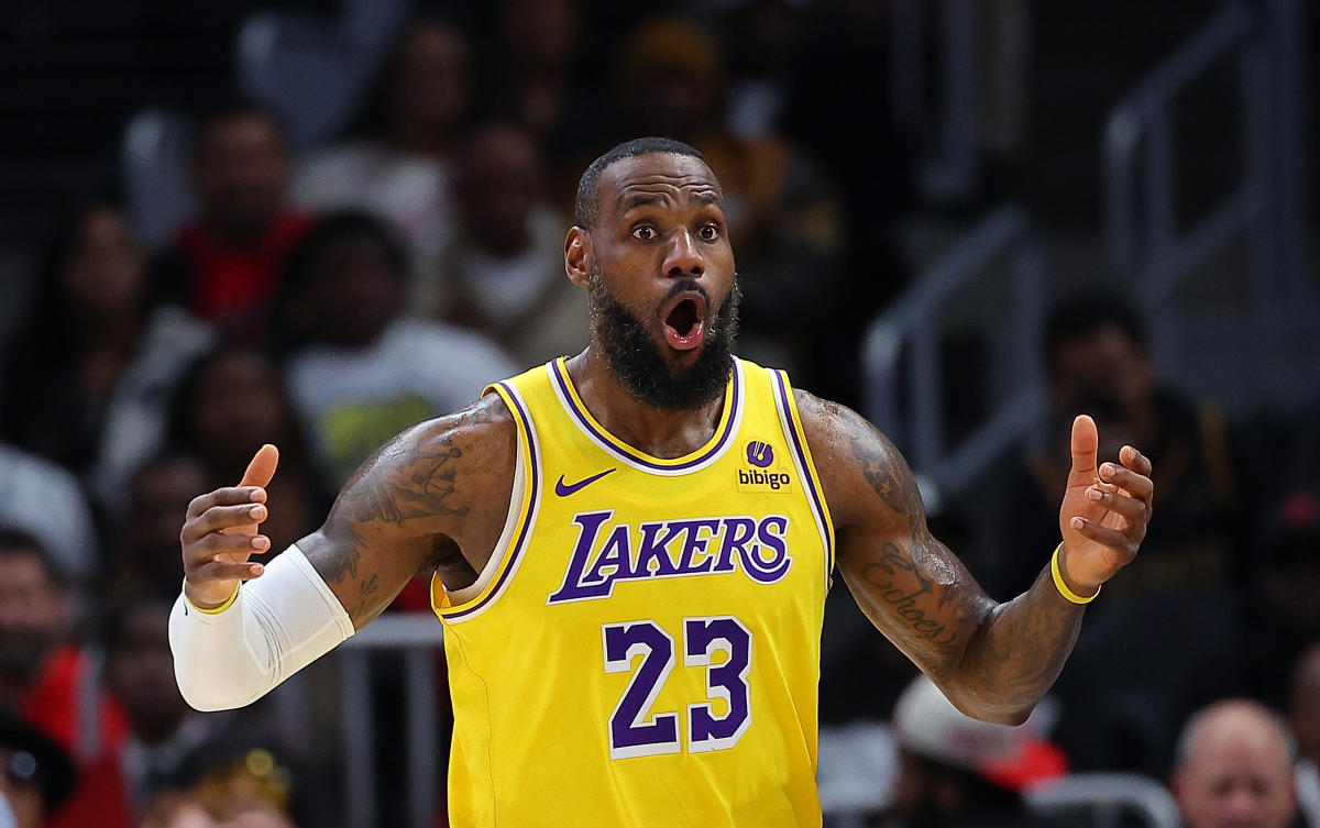 Fact or Fiction: The Lakers and LeBron James are challenging Father Time -  Yahoo Sports