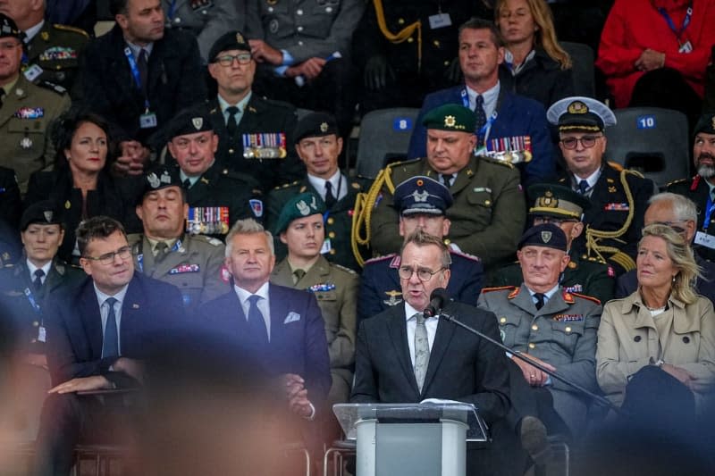 Boris Pistorius (C), German Minister of Defence, speaks at the 25th anniversary of the NATO Northeast Europe Command in Szczecin, Poland. Kay Nietfeld/dpa