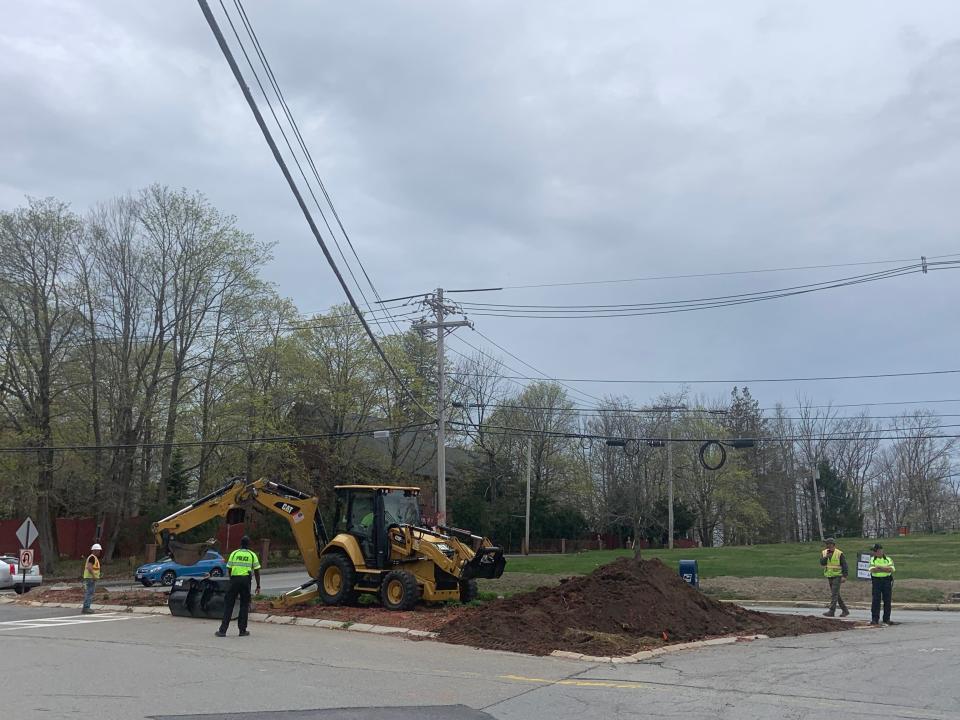 Motorists in Gardner should expect detours and delays at the Uptown Rotary as construction on a $2.3 million project to improve the intersection continues.
