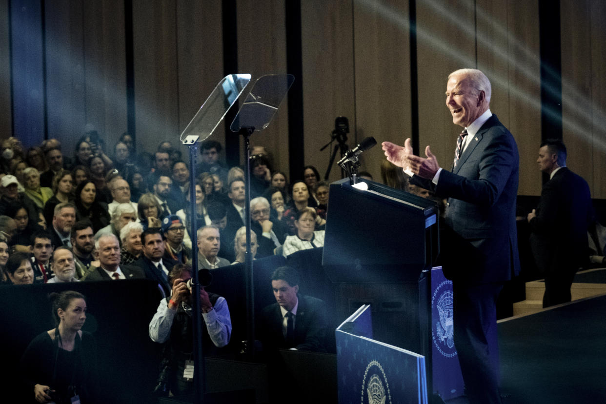 El presidente Joe Biden pronuncia su primer discurso del año electoral 2024, en Blue Bell, Pensilvania, el 5 de enero de 2024. (Pete Marovich/The New York Times)
