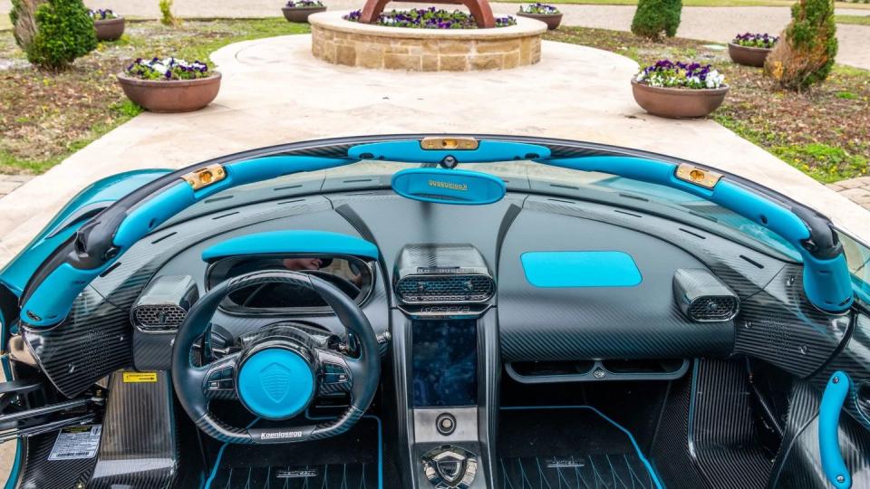 2021 koenigsegg regera interior top view