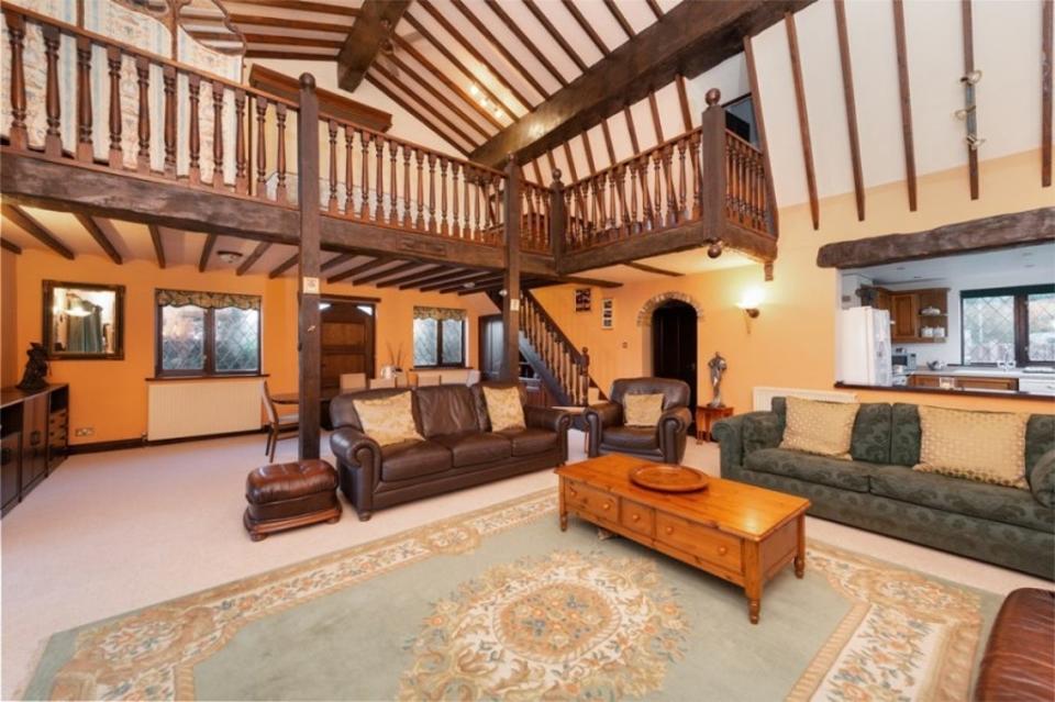 The vaulted ceiling of the mock-stowage covers the open plan living area (Woodward & Bishopp)