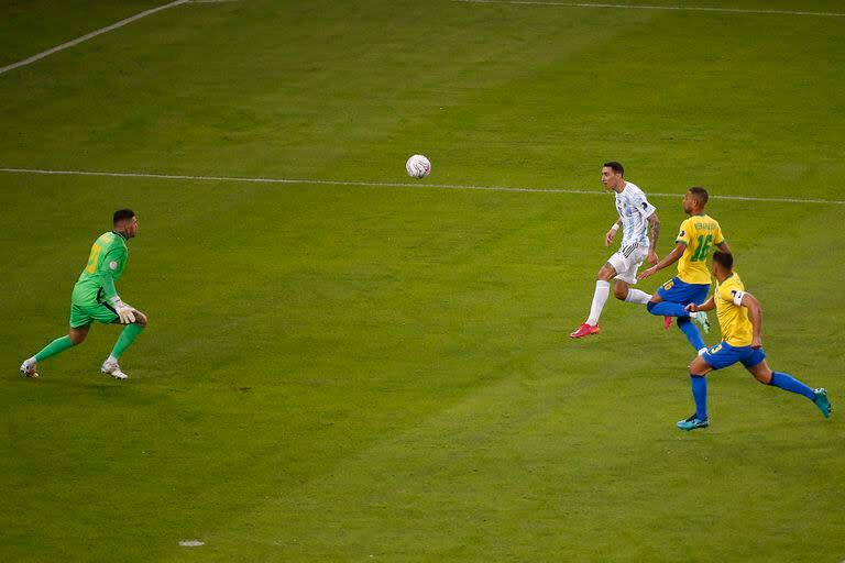 Una imagen inmortal: el gol para ganarle a Brasil en el Maracaná, en la final de la Copa América 2023