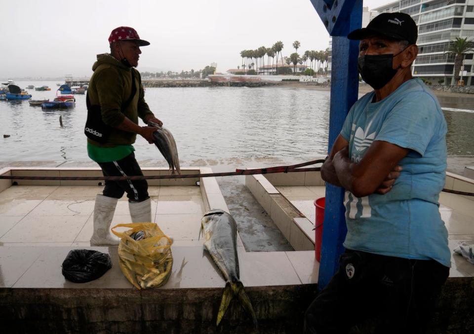 PERÚ-DERRAME PESCADORES (AP)