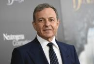 <p>Robert Iger, Geschäftsführer des Disney-Konzerns, wurde von Trump ebenfalls als Berater in Sachen Wirtschaftspolitik engagiert – auch er kündigte. Am 1. Juni verlautbarte Iger via Twitter: „Aus Prinzip gebe ich meinen Rücktritt aus dem Gremium des Präsidenten bekannt, aus Protest über den Rückzug aus dem Pariser Abkommen.“ (Bild: Evan Agostini/Invision/AP) </p>