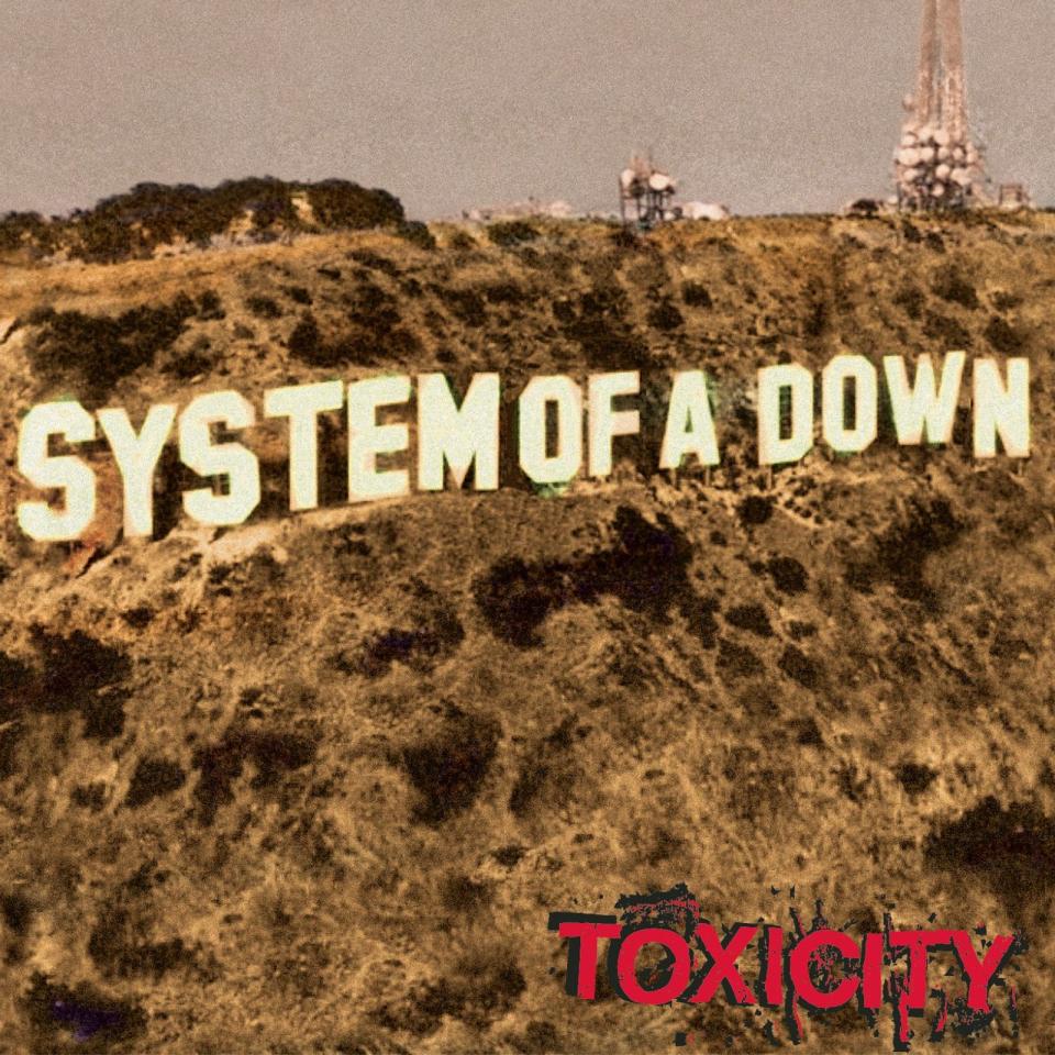 "Toxicity" (2001) ist Sinnbild für eine Revolution innerhalb des Genres. SOAD sind progressic, mutig, verrückt, experimentell - eben eigenwillig. Und "Toxicity", das mit "Chop Suey!", "Aerials" und dem Titelsong grandiose Auskopplungen bot, ist ihr bestes Werk. Für Neueinsteiger gilt: "Mezmerize" aus dem Jahr 2005 ist vielleicht die etwas einfachere Übung. (Bild: Sony)