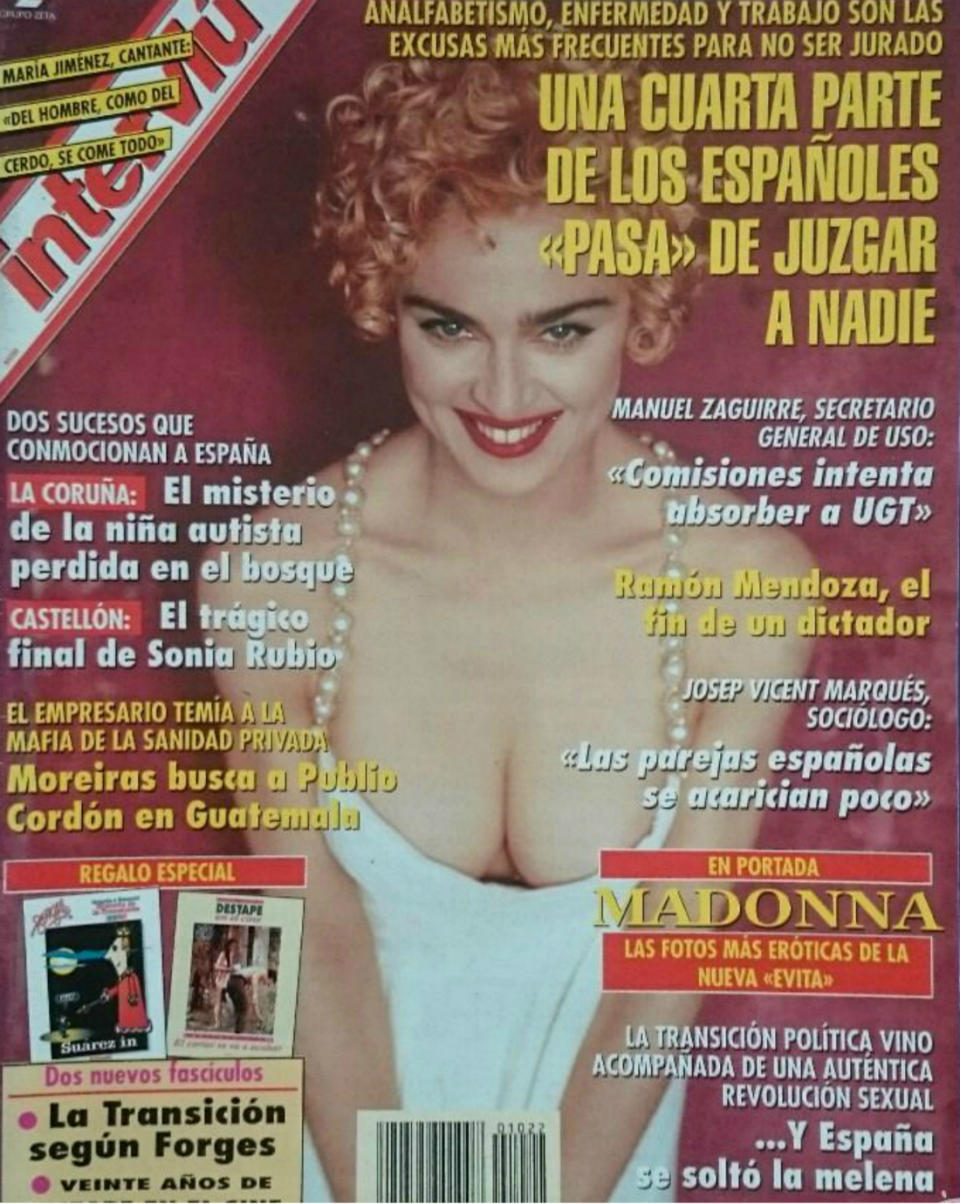 <p>No solo han sido ‘Chica Interviú’ famosas españolas, sino que también varias estrellas internacionales han aparecido en la portada de la mítica revista. Entre ellas, Madonna. (Foto: Interviú). </p>