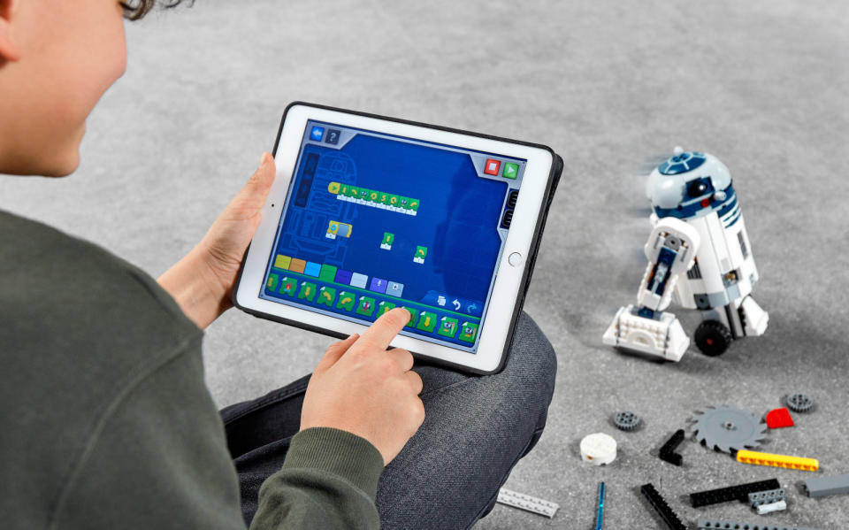 All Lego Boost kits have the power to teach kids (and kids at heart) how tobring machines to life with coding, but the latest one has an edge overprevious sets