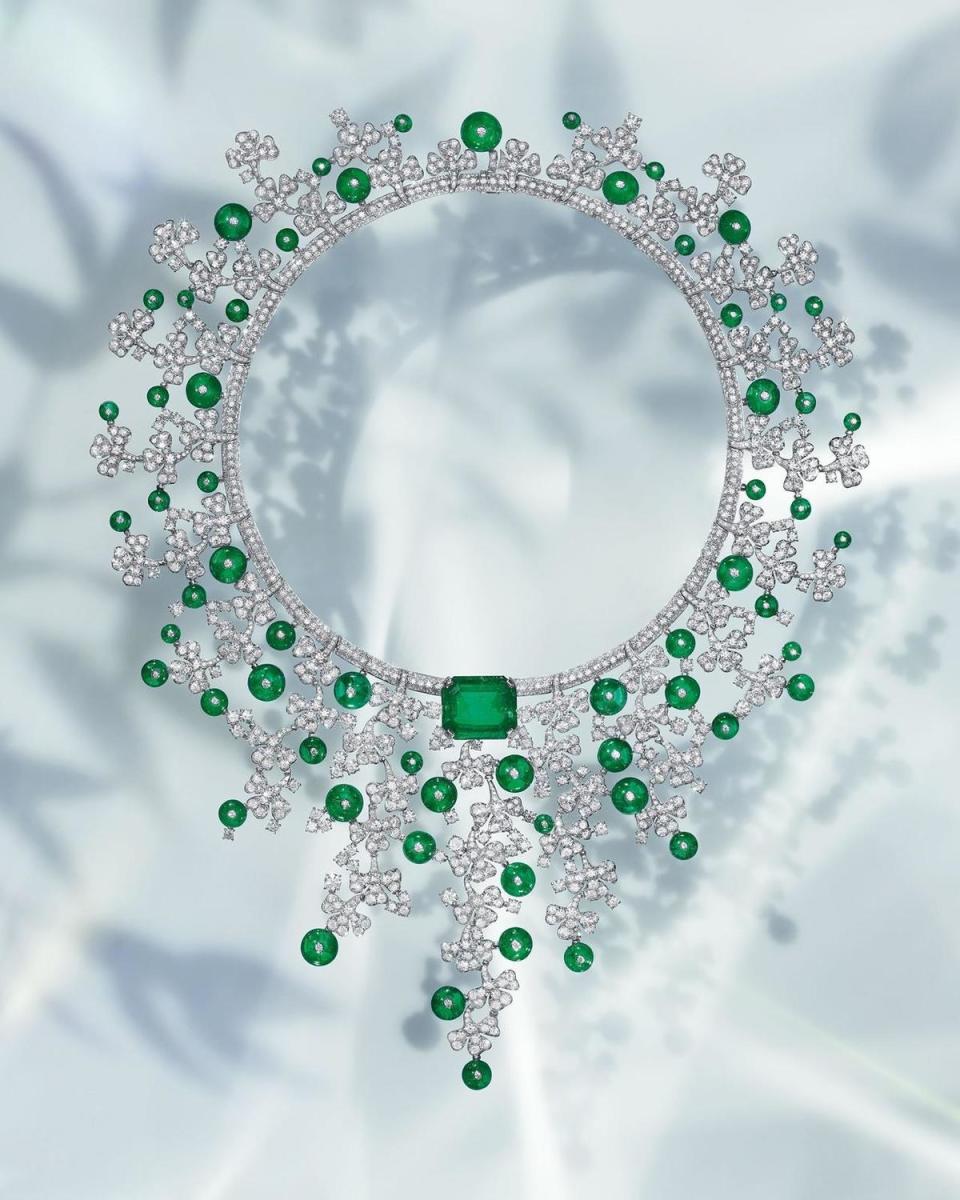 Bulgari Eden the Garden of Wonders系列Emerald Eden Drop頂級祖母綠與鑽石項鍊為本次展覽中最高單價珠寶，約為1.5億元台幣。（BVLGARI提供）