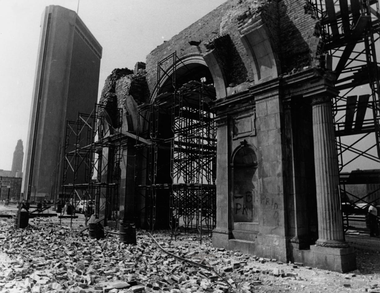 1977 - The Union Station arch, all that remains of the station, located in what is now the Short North. Columbus railroad stations.  Taken April 15, 1977.