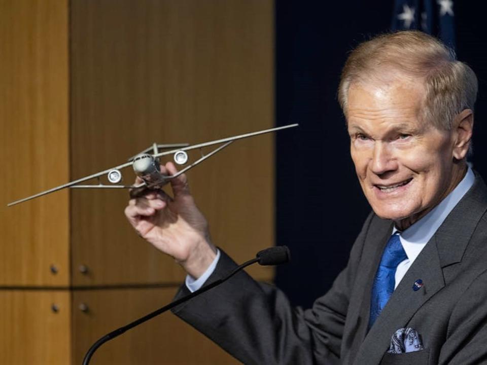 Nasa Administrator Bill Nelson holds a model of an aircraft with a Transonic Truss-Braced Wing during a news conference on Nasa’s Sustainable Flight Demonstrator project, Wednesday, 18 January, 2023 (Nasa)