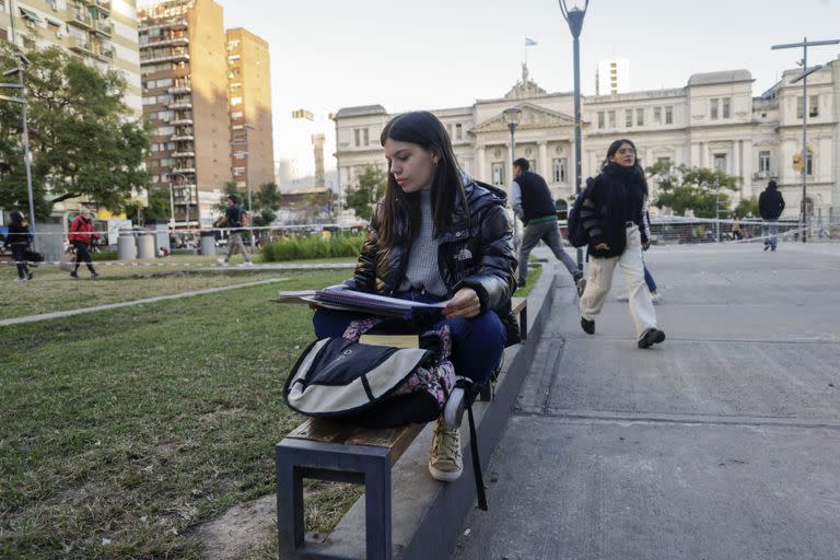 Mora Marrero, de 19 años, destaca que la mayoría de sus pares coincide en el sentimiento de tristeza