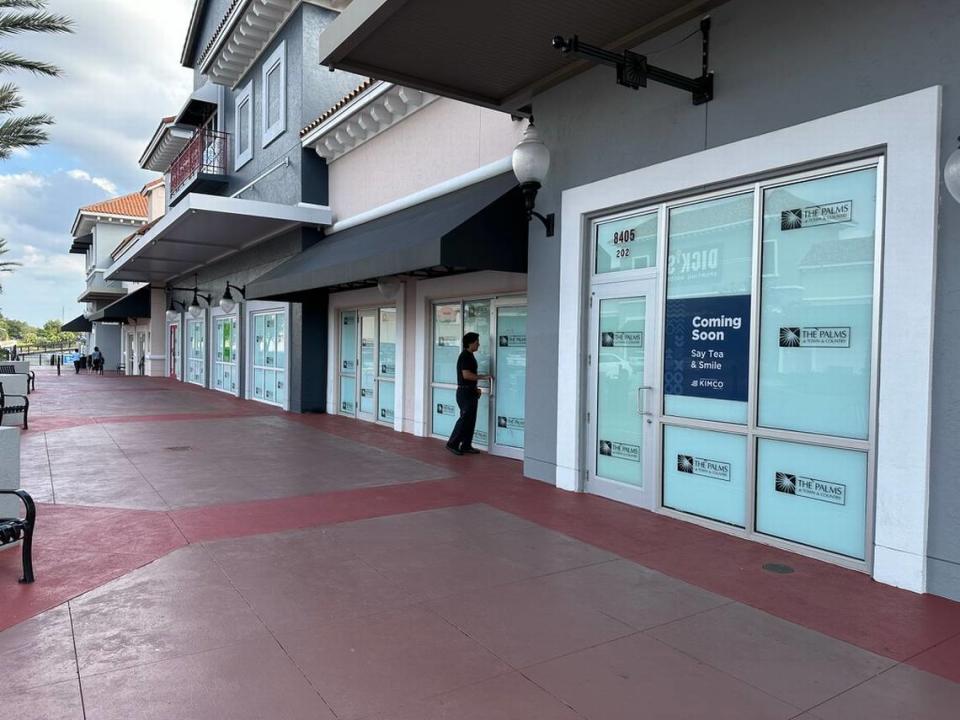 La Cañita finally fills in the vacated Sweet Tomatoes buffet chain to the left that went out of business in 2020 during the pandemic. The restaurant from celebrity Chef Michelle Bernstein, as well as a A Say Tea & Smile next door, are set to open around summer 2024. Howard Cohen/hcohen@miamiherald.com