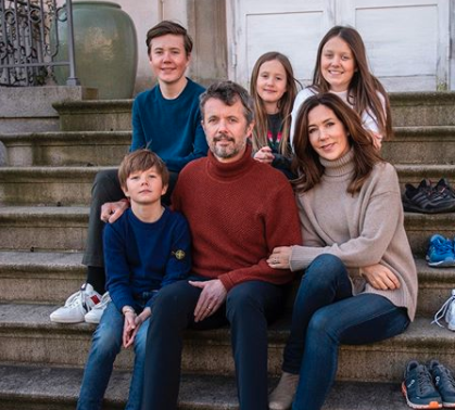 Crown Prince Frederick, Princess Mary (centre), (L-R) Prince Vincent, 9, Prince Christian, 15, Princess Josephine, nine, Princess Isabella, 13 in official portrait at home during coronavirus.