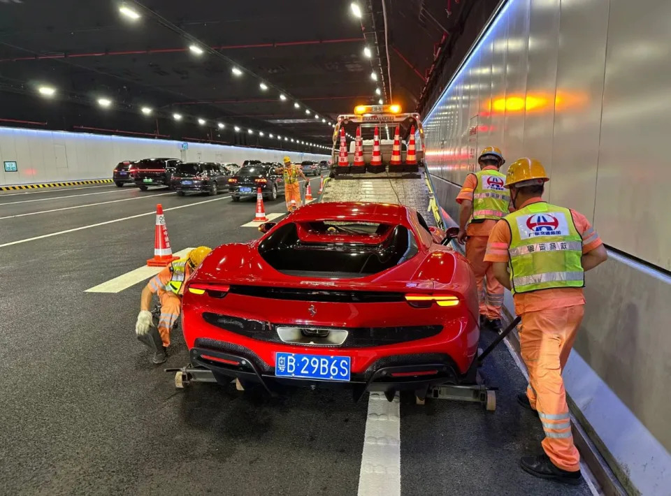 深中通道通車首日大塞車！橋上露營歎啡睇日落、跑步打卡、不打燈轉線成「致命傷」？