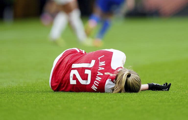 Frida Maanum cayó desplomada durante la final entre Arsenal y Chelsea, por la Copa de la Liga inglesa