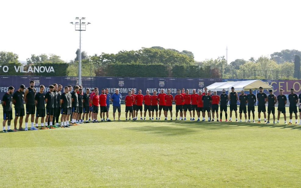 Barcelona's players pause ahead of training to remember those who died and express their support for other affected - FC Barcelona Twitter