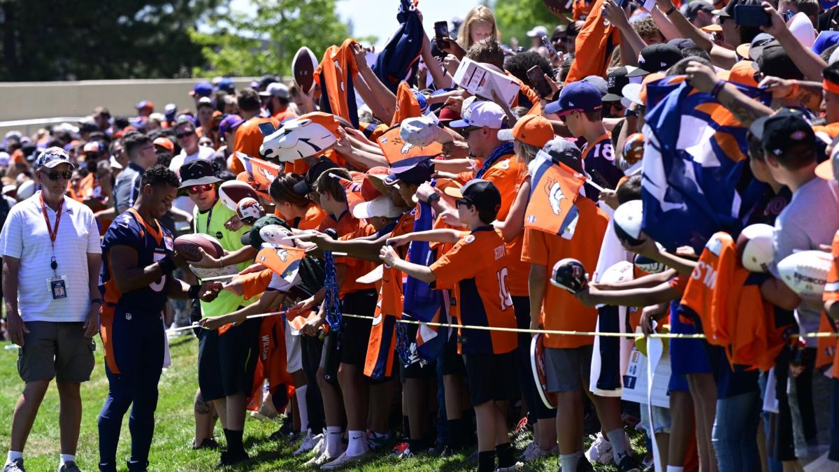 Fire marshals force Broncos to dial back training camp crowds - ESPN -  Denver Broncos Blog- ESPN