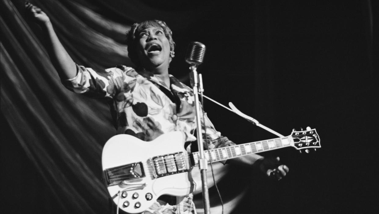  Sister Rosetta Tharpe performs in the UK in 1964. 