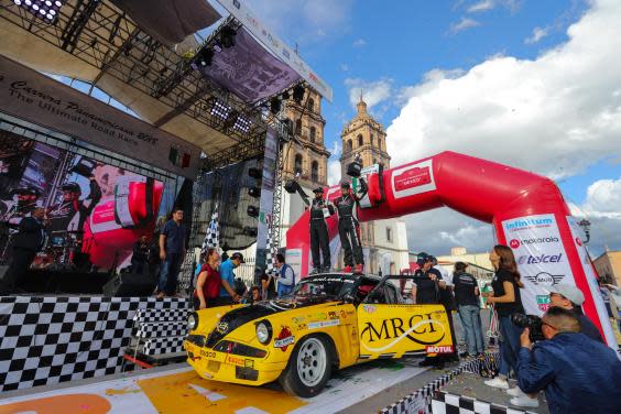 The winning Studebaker of Emilio Velazquez and Christian Coronel (Ricardo Perez)