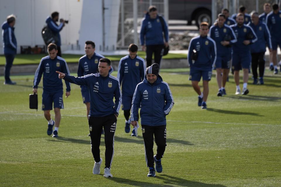 Scaloni en su etapa como ayudante de Jorge Sampaoli, durante un entrenamiento de marzo de 2018.(GABRIEL BOUYS/AFP via Getty Images)