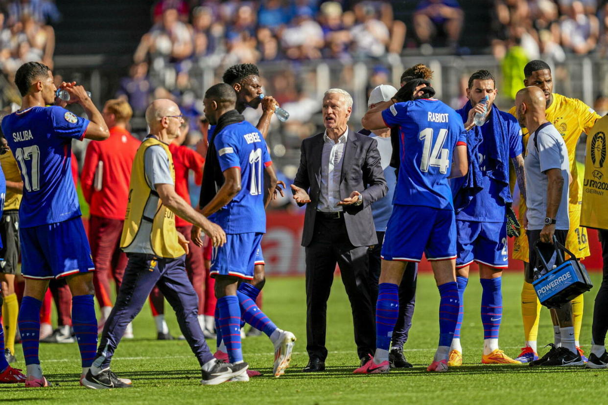 Avec cette seconde place de son groupe, l'équipe de France de Didier Deschamps pourrait retrouver sur sa route le Portugal dès les quarts de finale.  - Credit:Darko Vojinovic/AP/SIPA 