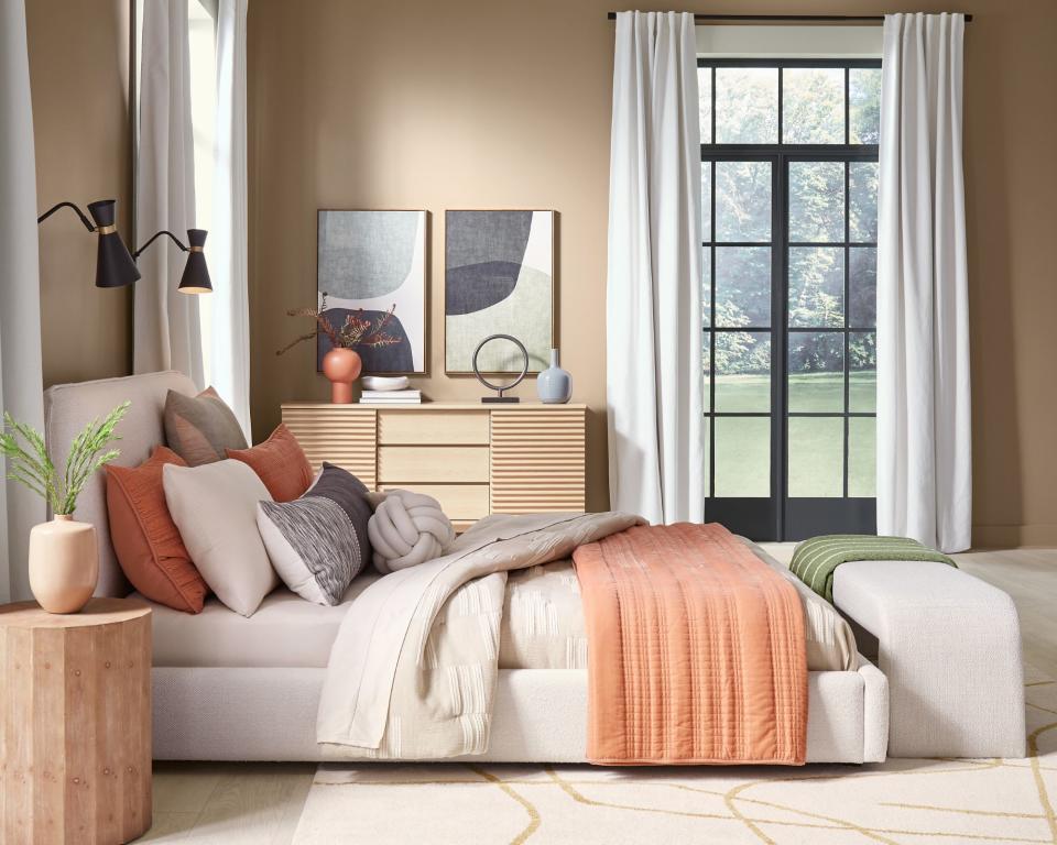 Bedroom in a neutral tone